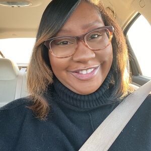 Meet your Posher, Damenya!